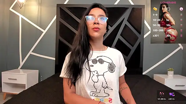 Snapshot of zoe_martins_ chatting on October 23, 2025, 11:20 am zoe martins online show from October 23, 2025, 11:20 am