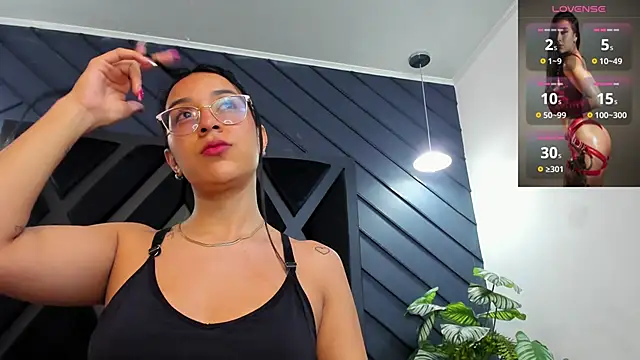 Snapshot of zoe_martins_ chatting on November 3, 2025, 5:25 pm zoe martins online show from November 3, 2025, 5:25 pm