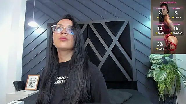 Snapshot of zoe_martins_ chatting on November 21, 2025, 5:33 pm zoe martins online show from November 21, 2025, 5:33 pm