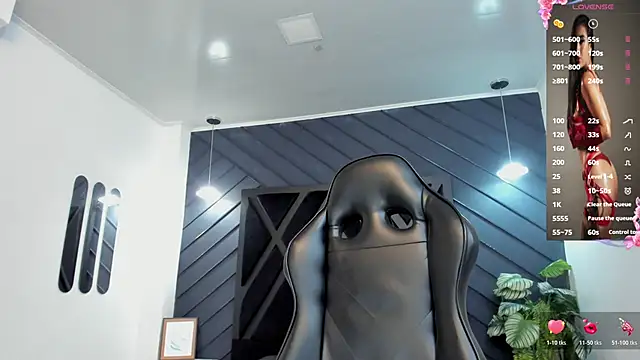 Snapshot of zoe_martins_ chatting on December 2, 2025, 5:19 pm zoe martins online show from December 2, 2025, 5:19 pm