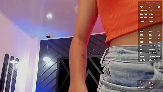 Snapshot of zoe_martins_ chatting on December 18, 2025, 5:19 pm zoe martins online show from December 18, 2025, 5:19 pm