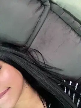 jujuarantes  2025 online show from November 5, 2025, 4:29 pm