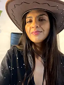 chicachocolate01 online show from October 30, 2025, 2:13 am