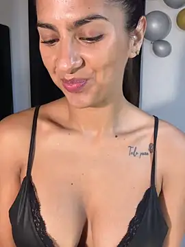 chicachocolate01 online show from April 2, 2026, 9:34 pm