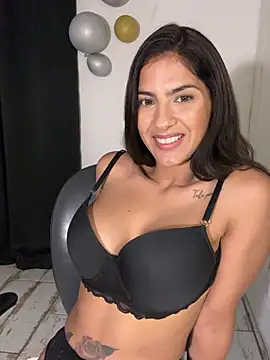 chicachocolate01 online show from April 8, 2026, 2:22 am