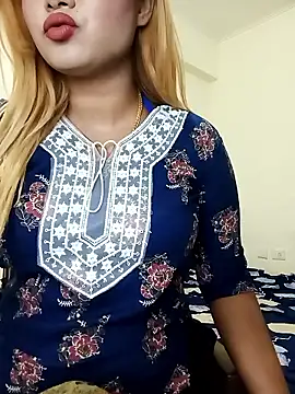 alexa cam44 online show from April 11, 2026, 7:40 pm