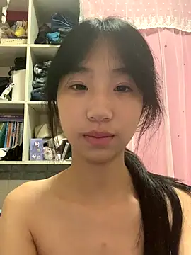 xiaotao-999 online show from September 20, 2025, 4:52 pm