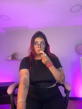 Aphriil   online show from October 6, 2025, 8:06 pm