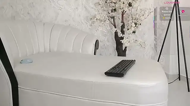 Snapshot of aura_sanders1 chatting on December 3, 2025, 11:52 am aura sanders1 online show from December 3, 2025, 11:52 am