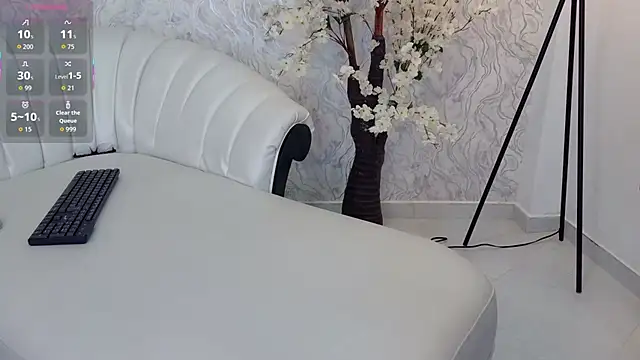 Snapshot of aura_sanders1 chatting on December 5, 2025, 11:52 am aura sanders1 online show from December 5, 2025, 11:52 am