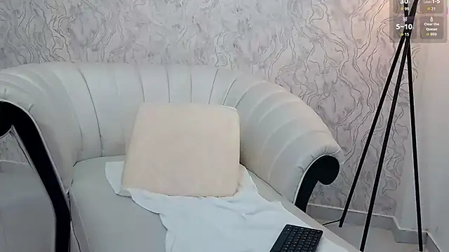 Snapshot of aura_sanders1 chatting on December 20, 2025, 11:39 am aura sanders1 online show from December 20, 2025, 11:39 am