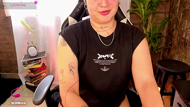 Snapshot of _kat_1995 chatting on September 19, 2025, 7:14 pm kat 1995 online show from September 19, 2025, 7:14 pm