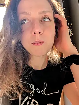 Eveline Beauty Kitty online show from May 1, 2026, 2:43 pm