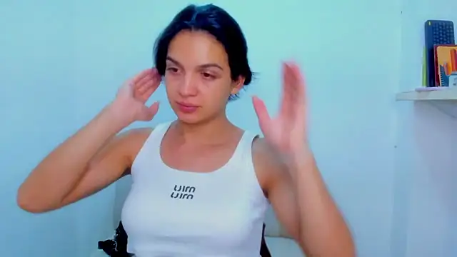 ISA BELLA VZL online show from April 5, 2026, 6:49 pm