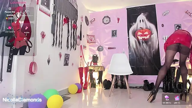 Snapshot of NicolleDiamonds_cg chatting on October 6, 2025, 1:19 pm NicolleDiamonds cg online show from October 6, 2025, 1:19 pm