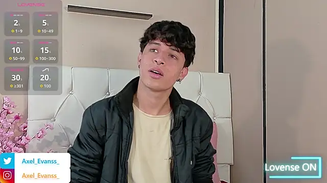 Snapshot of Axel__Evans chatting on October 7, 2025, 12:24 pm Axel Evans online show from October 7, 2025, 12:24 pm