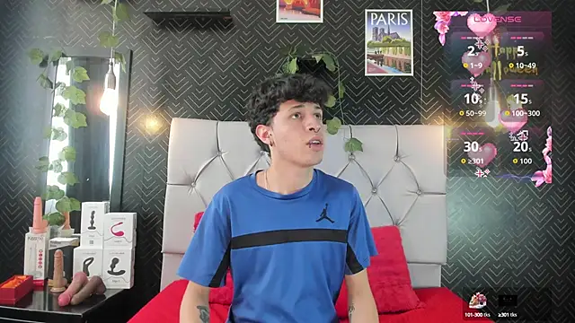 Snapshot of Axel__Evans chatting on October 16, 2025, 3:57 pm Axel Evans online show from October 16, 2025, 3:57 pm