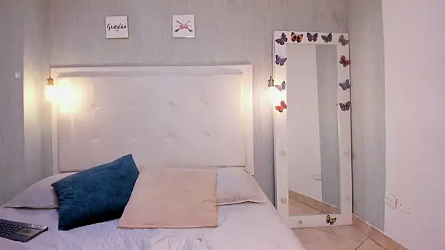 EsmeraldaNyx online show from September 23, 2025, 9:18 pm