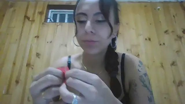 Roselingalvis13 online show from November 2, 2025, 2:58 am