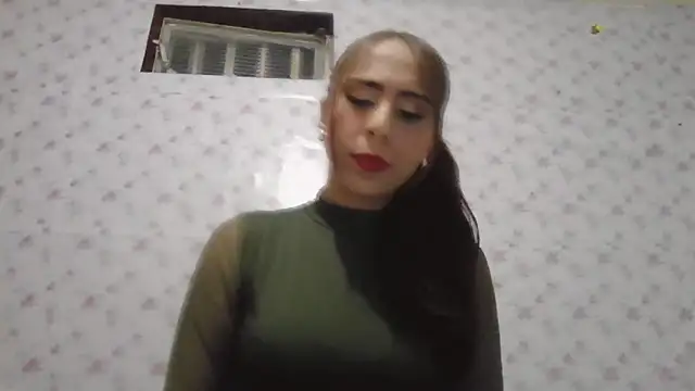 Roselingalvis13 online show from February 16, 2026, 2:40 am