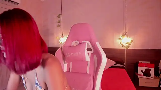 daphne courtis online show from October 8, 2025, 3:04 am