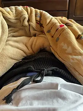 Snapshot of rrrrrriyyffhyeeee chatting on April 13, 2026, 6:19 am rrrrrriyyffhyeeee online show from April 13, 2026, 6:19 am