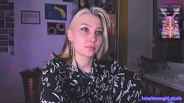 Snapshot of Nicole_matt chatting on December 14, 2025, 9:08 pm Nicole matt online show from December 14, 2025, 9:08 pm