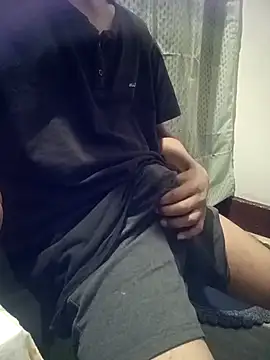 Snapshot of zebba12 chatting on October 23, 2025, 8:35 am zebba12 online show from October 23, 2025, 8:35 am