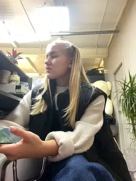 CandyVice online show from October 10, 2025, 5:12 pm