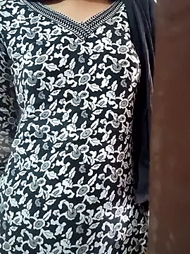kittu0987 online show from May 26, 2026, 3:46 am