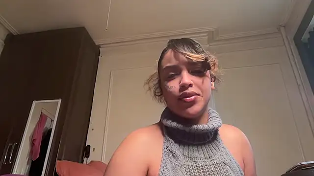 AlyCakes212 online show from November 7, 2025, 4:29 pm