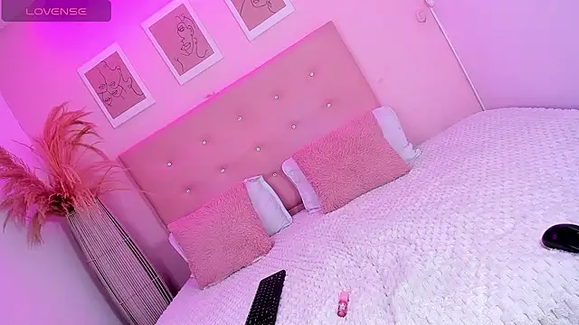 Snapshot of ANNIE_DOLCE_ chatting on November 10, 2025, 10:31 pm ANNIE DOLCE online show from November 10, 2025, 10:31 pm