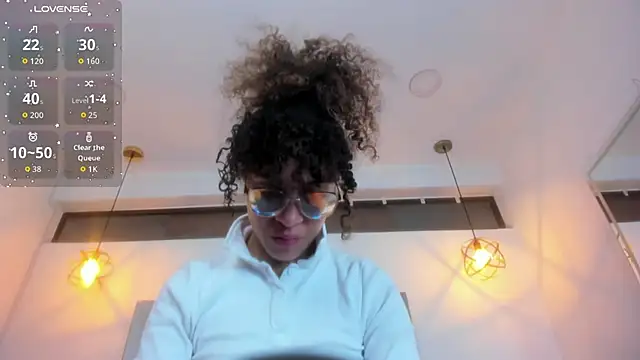 Hanna Cornee  online show from February 15, 2026, 1:31 pm