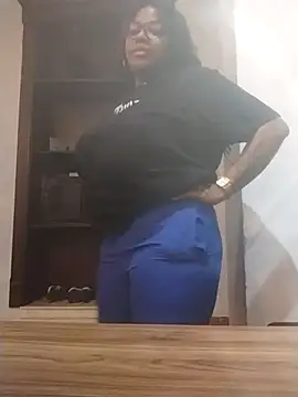 Snapshot of SheilaCoopers_ chatting on September 25, 2025, 11:03 am SheilaCoopers online show from September 25, 2025, 11:03 am