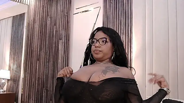 Snapshot of SheilaCoopers_ chatting on October 20, 2025, 11:21 am SheilaCoopers online show from October 20, 2025, 11:21 am