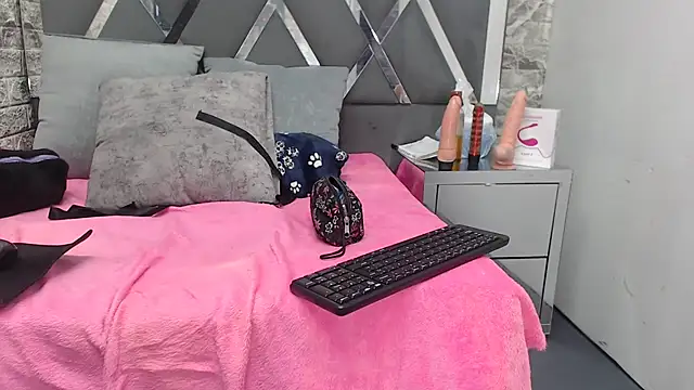 YanetRose online show from October 27, 2025, 3:10 am