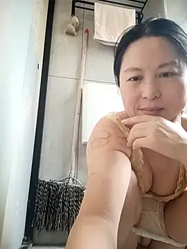 Snapshot of chengcheng12 chatting on October 14, 2025, 12:44 am chengcheng12 online show from October 14, 2025, 12:44 am