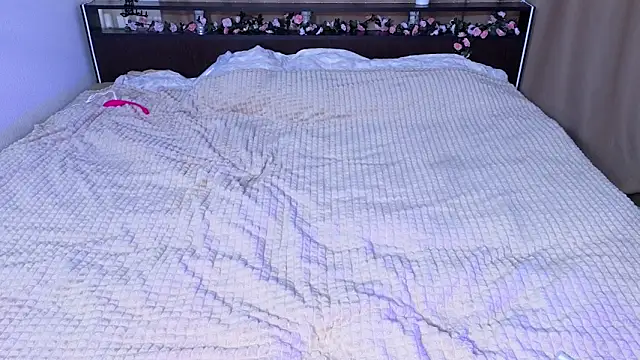 Candy Flosse online show from November 11, 2025, 9:31 am