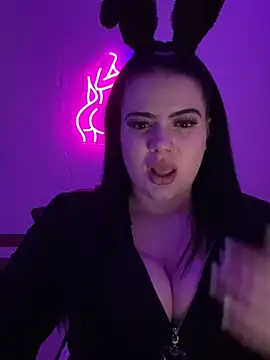 Shellybttn online show from April 3, 2026, 11:03 pm