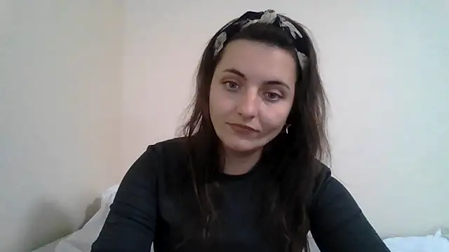 Snapshot of DInaraXRose chatting on October 9, 2025, 10:35 am DInaraXRose online show from October 9, 2025, 10:35 am