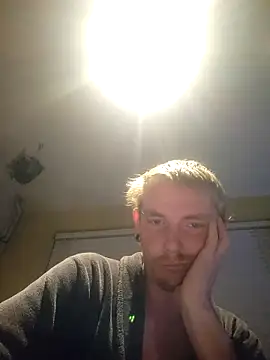 Snapshot of piercingpik chatting on October 18, 2025, 5:35 pm piercingpik online show from October 18, 2025, 5:35 pm