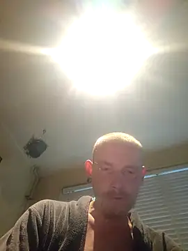 Snapshot of piercingpik chatting on June 8, 2026, 5:57 pm piercingpik online show from June 8, 2026, 5:57 pm