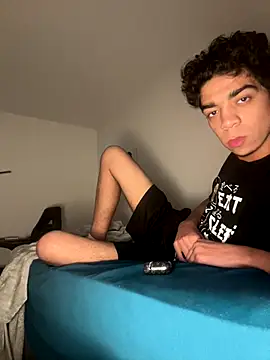 Snapshot of Ryan_12xX chatting on September 23, 2025, 10:02 pm Ryan 12xX online show from September 23, 2025, 10:02 pm