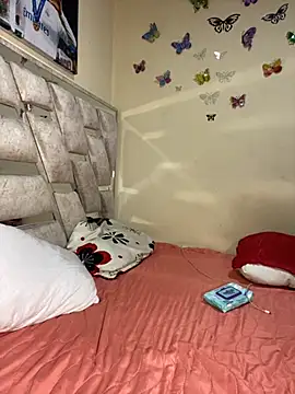 Snapshot of Vliacoooper2 chatting on October 18, 2025, 6:05 am Vliacoooper2 online show from October 18, 2025, 6:05 am