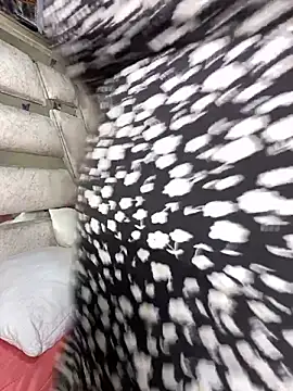 Snapshot of Vliacoooper2 chatting on October 19, 2025, 5:52 am Vliacoooper2 online show from October 19, 2025, 5:52 am