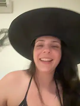 Snapshot of Lady_LauraRose chatting on November 1, 2025, 2:13 am Lady LauraRose online show from November 1, 2025, 2:13 am