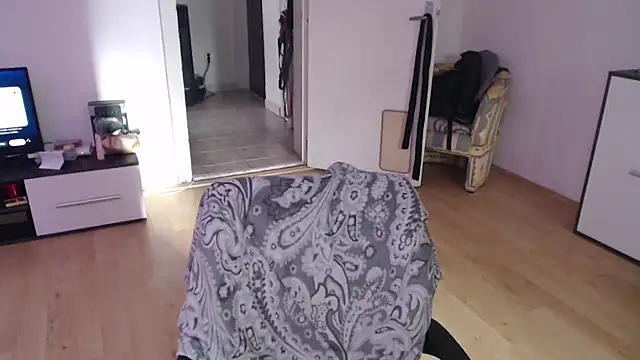 Aliens4twenty online show from November 1, 2025, 7:21 am