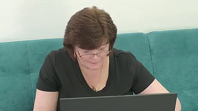 Snapshot of Sandra_Sunrise chatting on November 9, 2025, 8:45 am Sandra Sunrise online show from November 9, 2025, 8:45 am