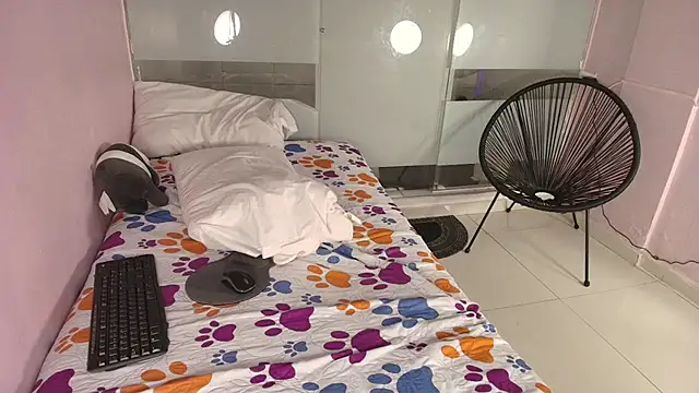 biancaa 18 online show from November 12, 2025, 7:35 pm