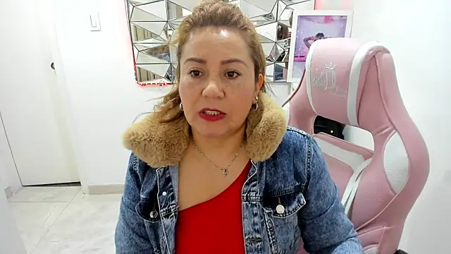 Snapshot of camixxx_m chatting on June 25, 2026, 11:48 am camixxx m online show from June 25, 2026, 11:48 am